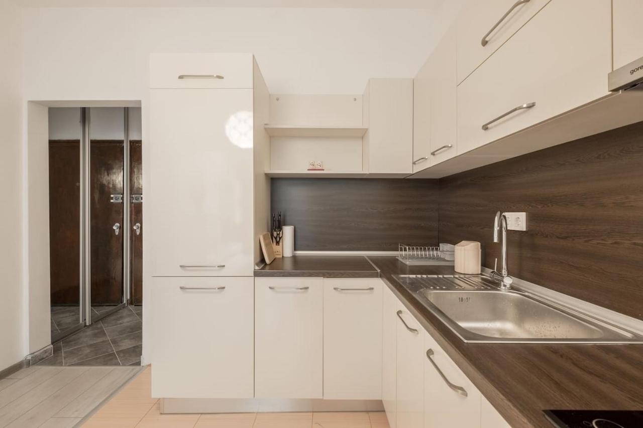 Апартамент Your Perfect Place To On Vitosha Str *